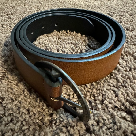 NWOT Women’s Brown Belt - Picture 2 of 3